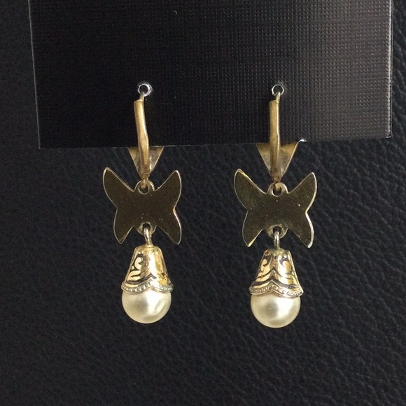 Elegant Vintage Spanish Pearl Earrings - Picture 3 of 6